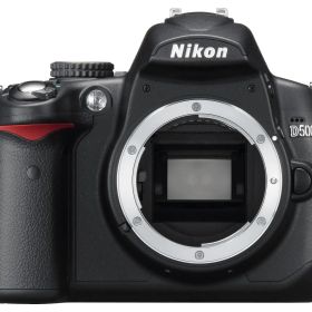Nikon デジタル一眼レフカメラ D5000 ボディ D5000(中古品)