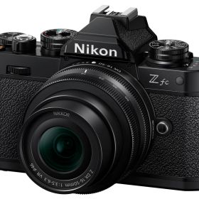 【送料無料・新品未開封】【日本正規純正品】Nikon Z fc 16-50 VR レンズキット [ブラック]【お取り寄せ（5週から7週程度見込み）での入荷、発送】