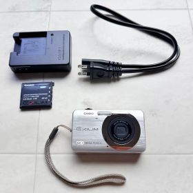 カシオ CASIO EXILIM EX-Z90 デジカメ シルバー