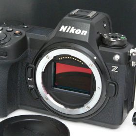 【中古】【美品】ニコン Z6III ボディ CA01-R7358-2S1 ニコン ミラーレス一眼 フルサイズ Zマウント 高画質 手ブレ補正 高速AF 高速連写 4K動画 デジタルカメ