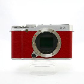 【中古】 (フジフイルム) FUJIFILM X-A1 ボディ レッド【中古カメラ デジタル一眼】 ランク：B