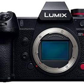 【中古】【39shop】パナソニックPanasonic★フルサイズ ミラーレス一眼カメラ ルミックス S1H ボディ 2420万画素 ブラック DC-S1H-K（良い）