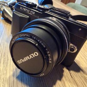OLYMPUS PEN E-PL7 本体 レンズキット