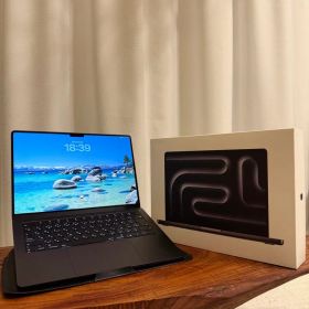 MacBook Pro M5 14インチ 16GB 容量512GB MOFT付属