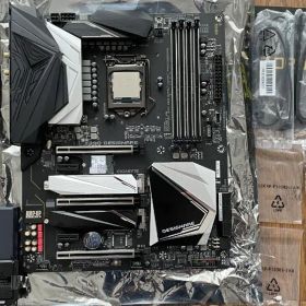 GIGABYTE Z390 DESIGNARE + Intel i9-9900K