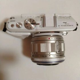 OLYMPUS PEN Lite E-PL6 ホワイト元箱あり 手ぶれエラーあり