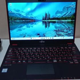 Fujitsu Lifebook UH75/B3 8世代i5 赤