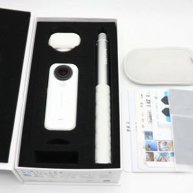 【お買い物マラソン限定クーポン】【美品】Insta360 X4 Air スターターキット CINSAAFA-SE17 ホワイト 360度カメラ 全天球 インスタ360 パノラマ 本体 【中古】