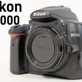 Nikon D5000 デジタル一眼レフ カメラ