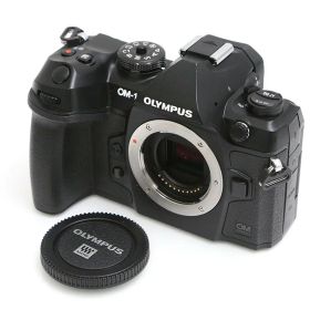 【中古】【良品】OMシステム OM SYSTEM OM-1 ボディ CA01-B7473-3Y2A OM SYSTEM ミラーレス一眼 マイクロフォーサーズ 高画質 手ブレ補正 高速AF 高速連写 4K動画 防塵防滴 プロ仕様