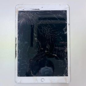 【Apple】iPad 第8世代 32GB シルバー 画面割れ