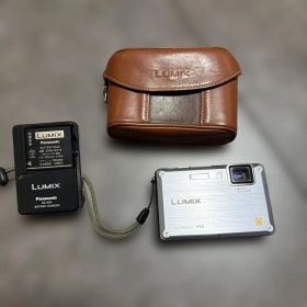 ◻︎Panasonic LUMIX DMC-FT1