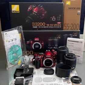 Nikon D3200 200mm ダブルズームキット レッド