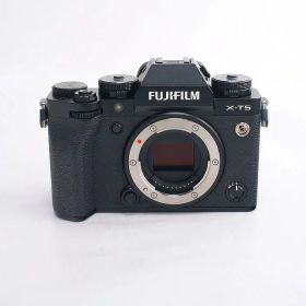 【中古】 (フジフイルム) FUJIFILM X-T5 ブラック ボディ【中古カメラ デジタル一眼】 ランク：B
