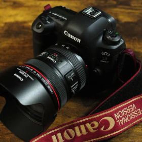 Canon EOS 5D Mark IV