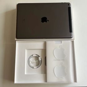 Apple iPad 第8世代 32GB Wi-Fi + Cellularモデル
