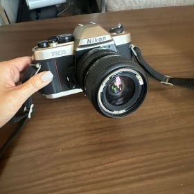 Nikon FM10 Zoom-NIKKOR 28-45mm 1:4.