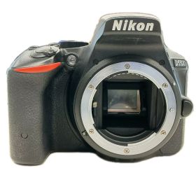 ニコン Nikon デジタル一眼カメラ D5500【中古】